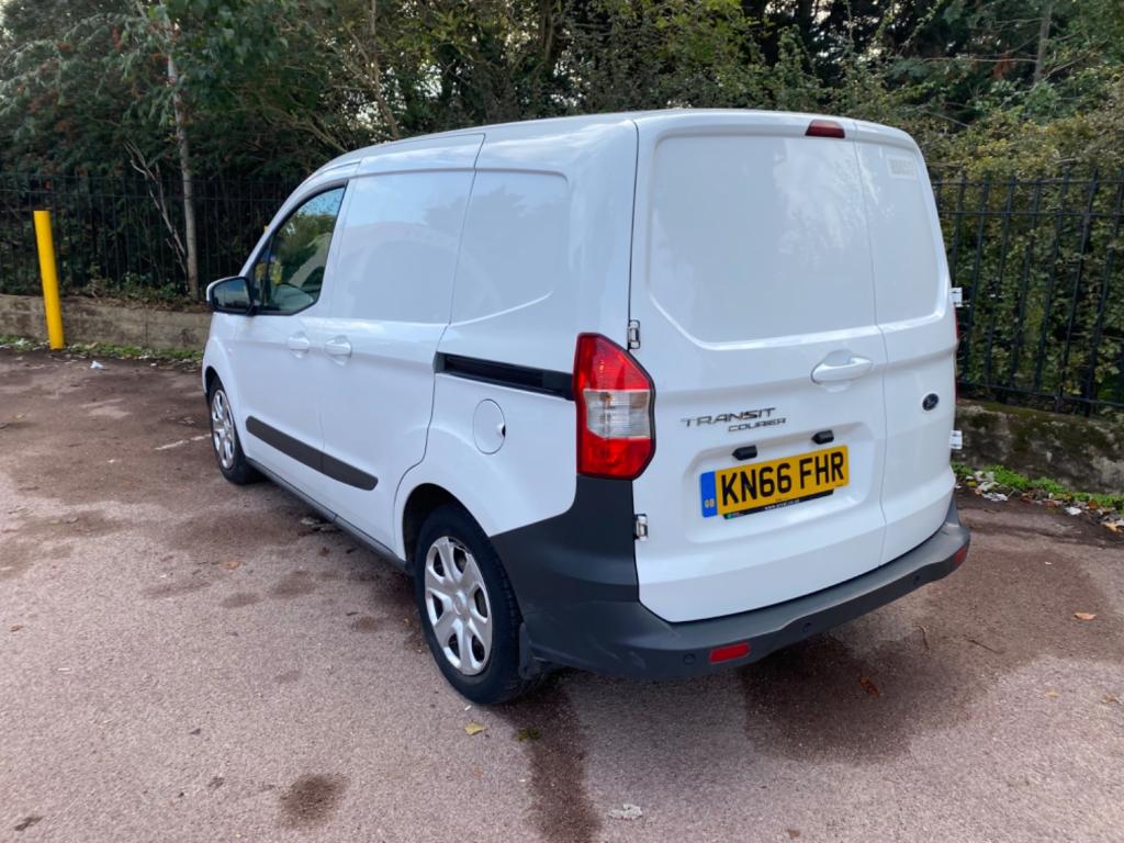 FORD TRANSIT COURIER