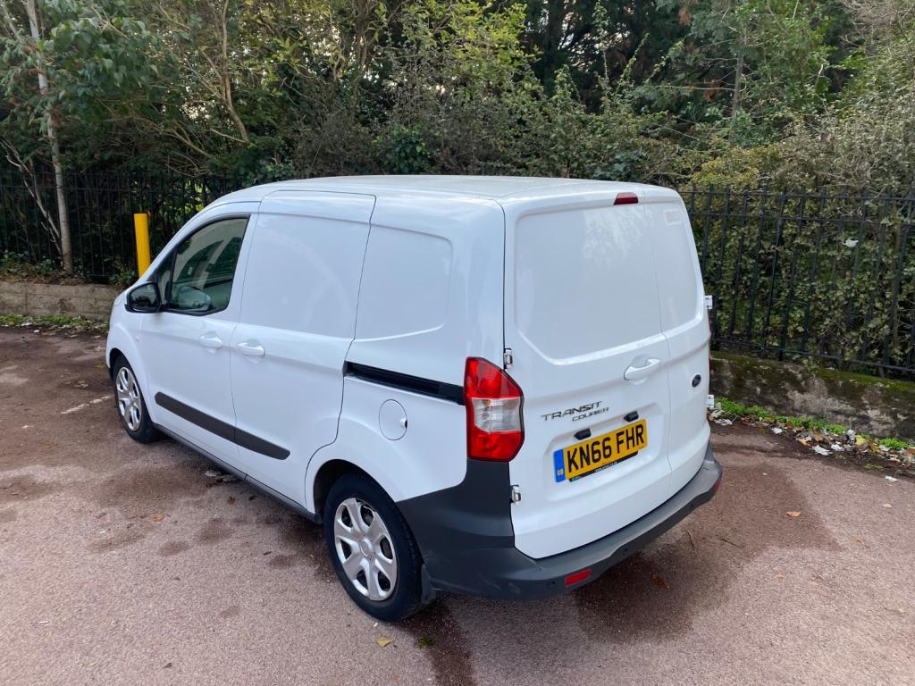 FORD TRANSIT COURIER