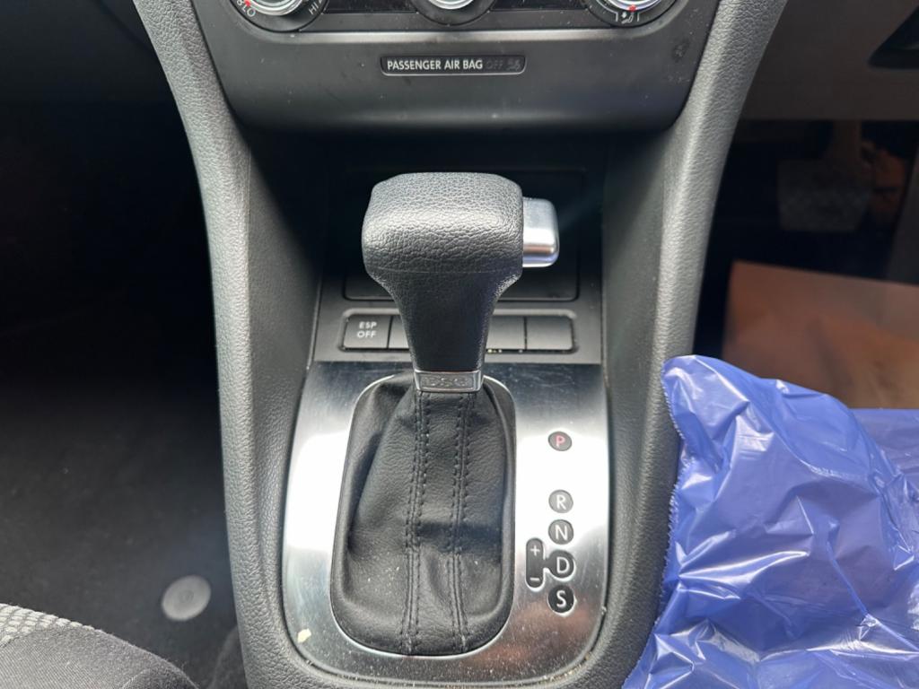 View VOLKSWAGEN GOLF SE TSI DSG