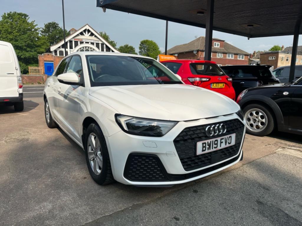 View AUDI A1 SPORTBACK TFSI SE