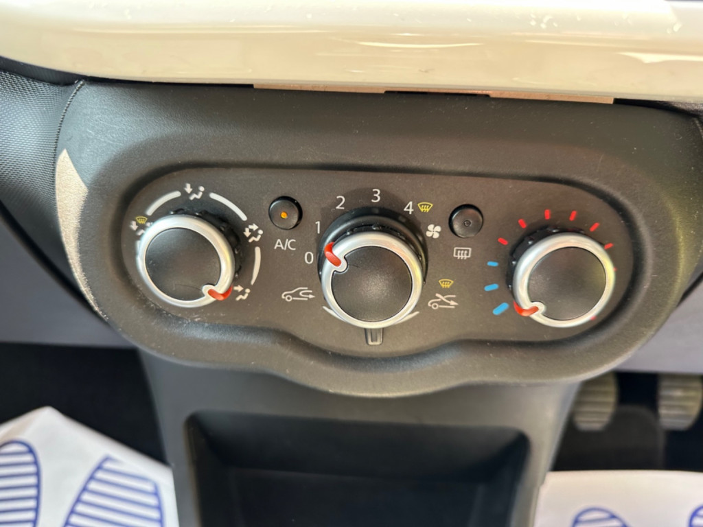 RENAULT TWINGO