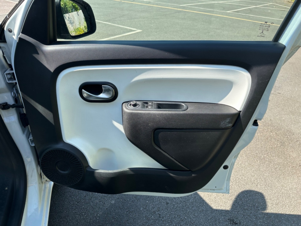 RENAULT TWINGO