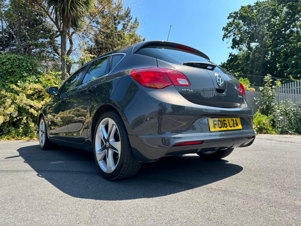 VAUXHALL ASTRA