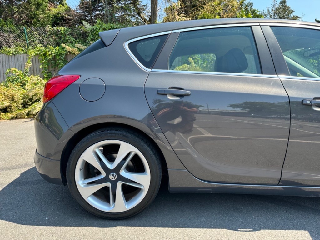 VAUXHALL ASTRA