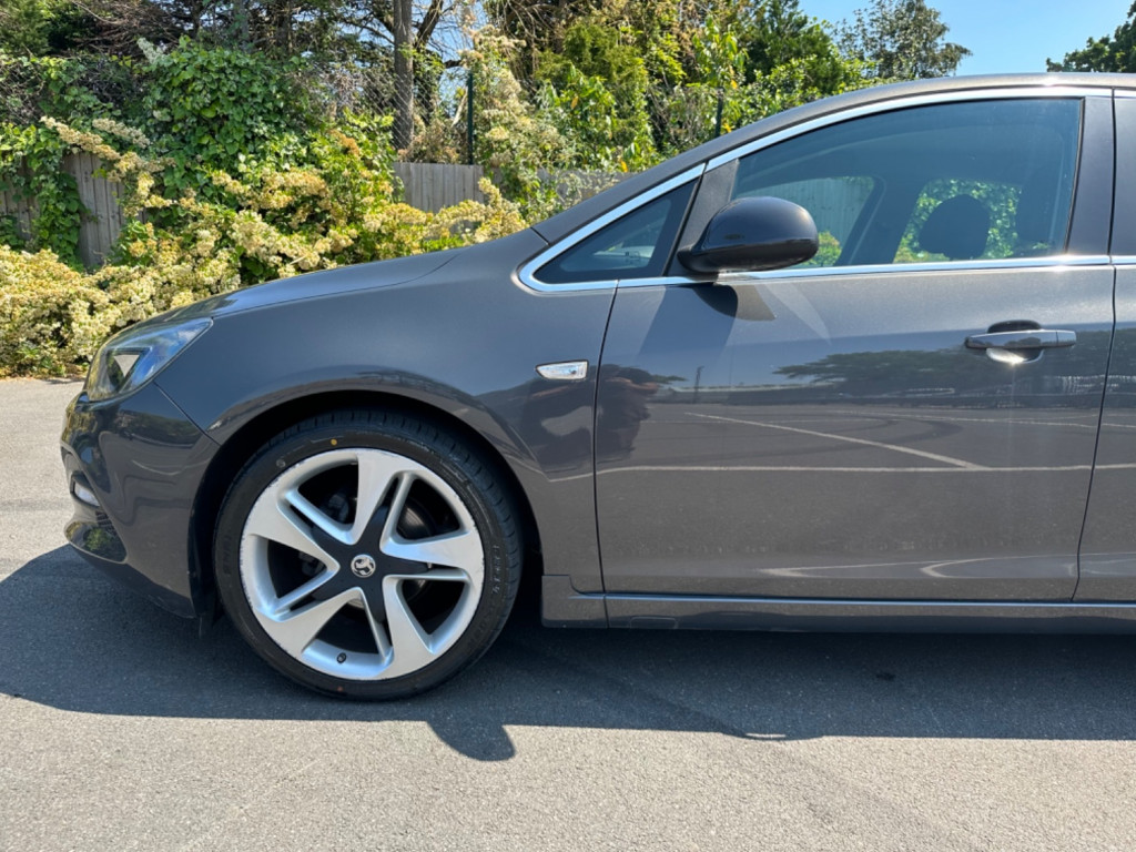VAUXHALL ASTRA