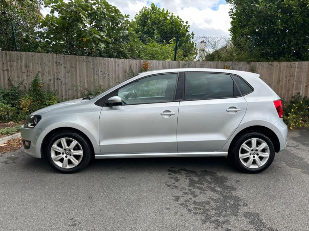 VOLKSWAGEN POLO