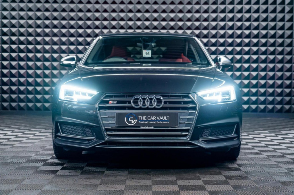 AUDI S4