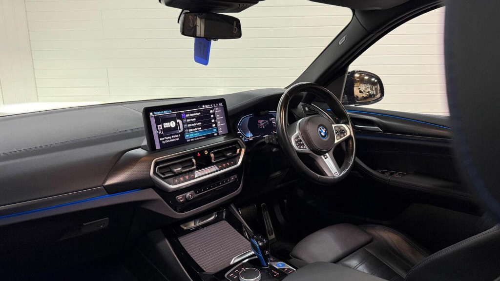 BMW IX3