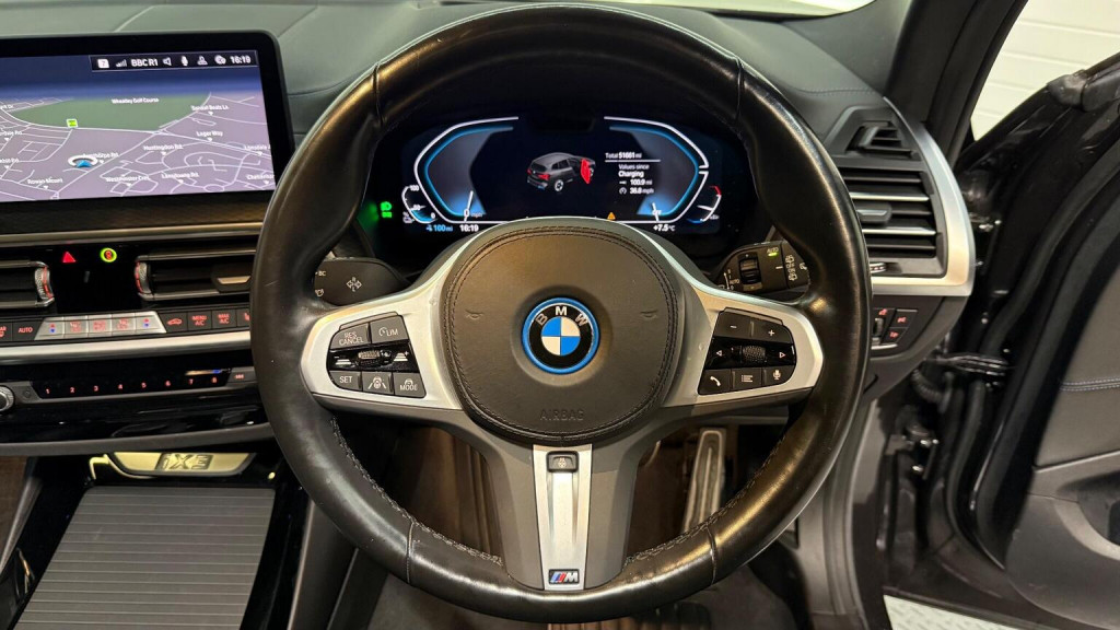BMW IX3