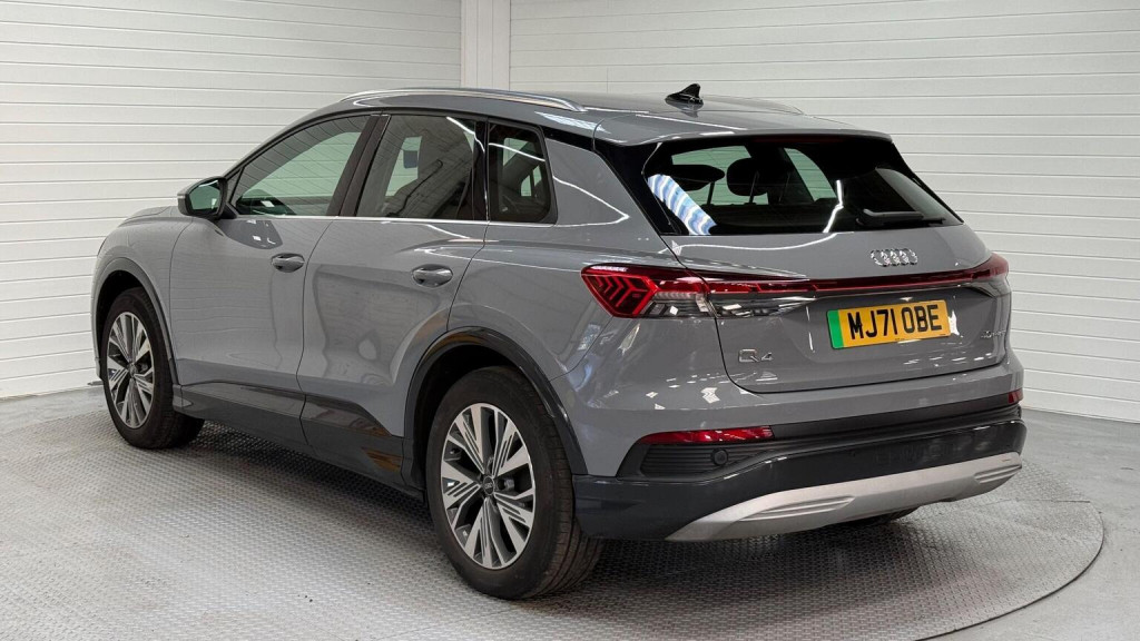 AUDI Q4 E-TRON