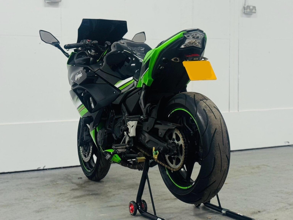 KAWASAKI Ninja 650