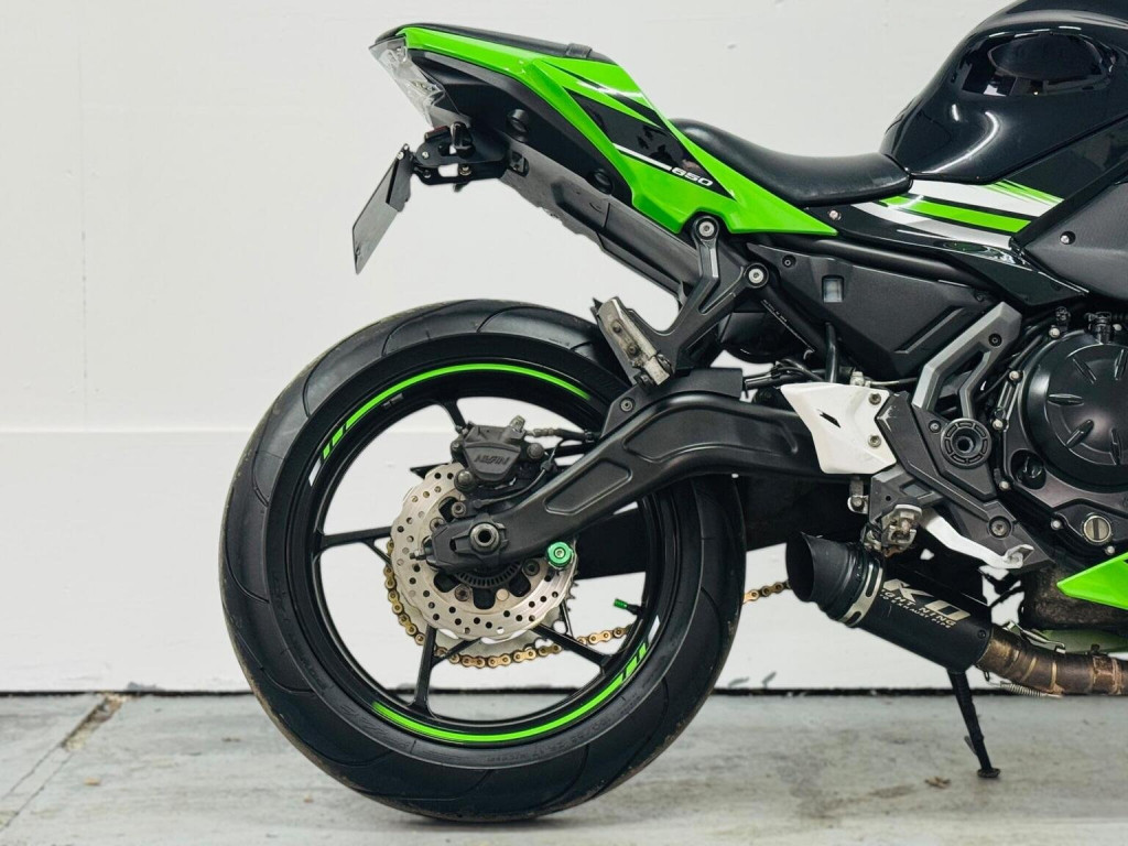 KAWASAKI Ninja 650