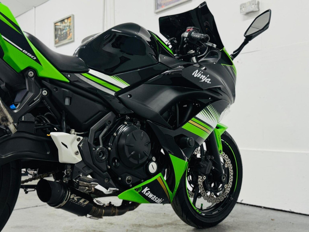 KAWASAKI Ninja 650