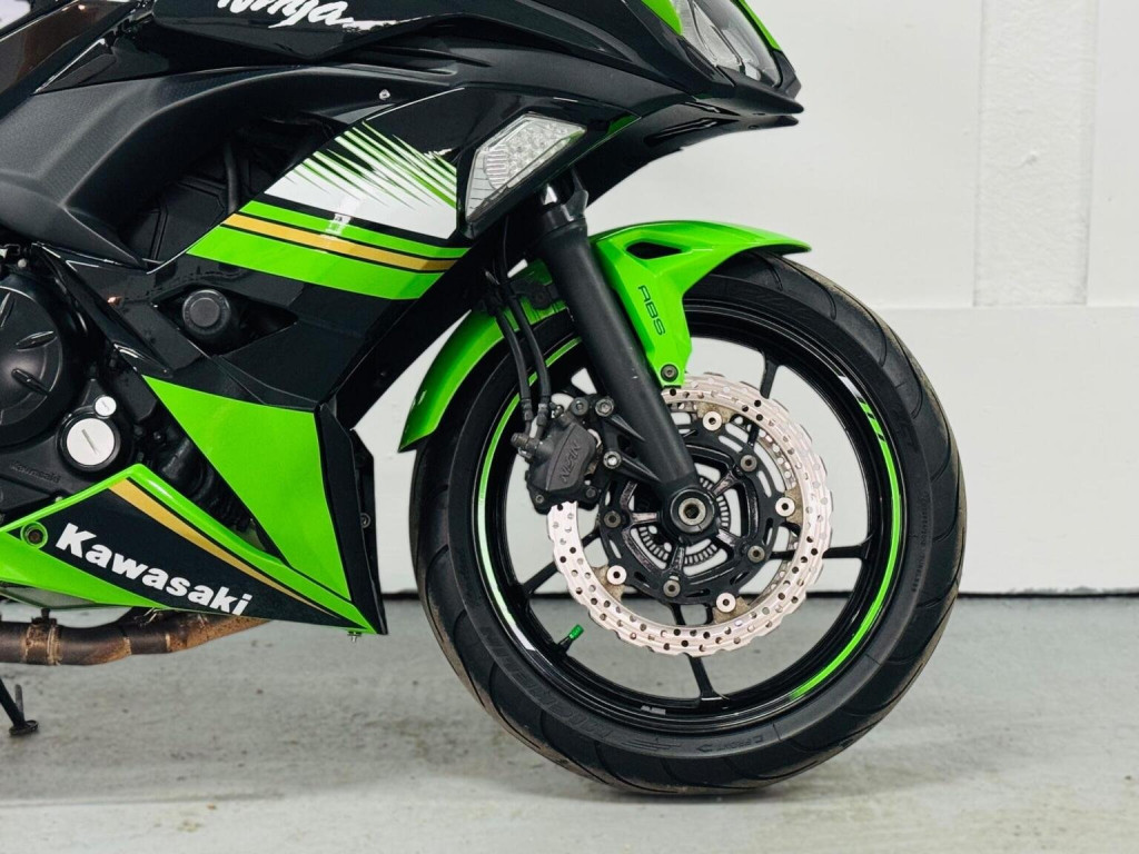 KAWASAKI Ninja 650