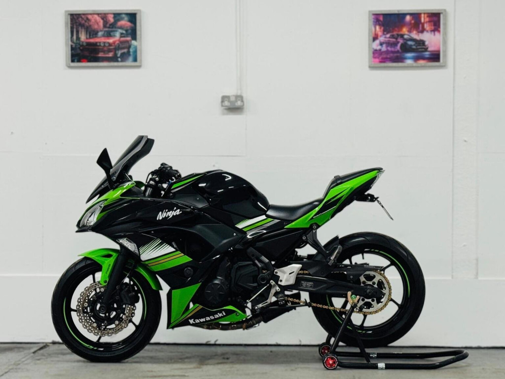 KAWASAKI Ninja 650