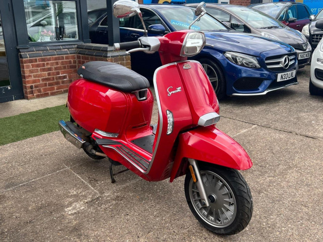 LAMBRETTA V125