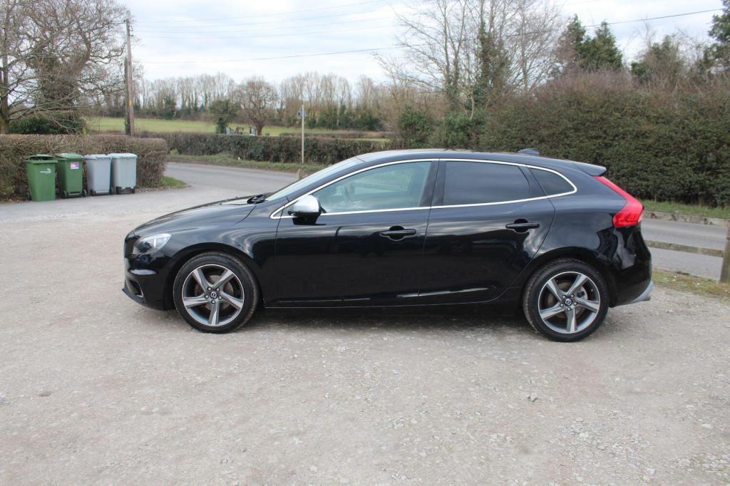 VOLVO V40
