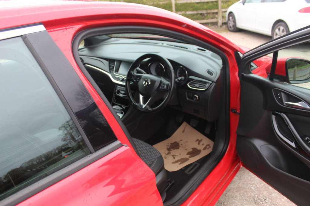 VAUXHALL ASTRA
