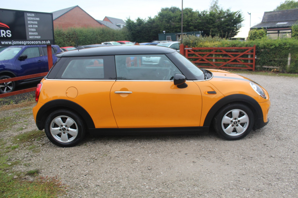 MINI HATCH