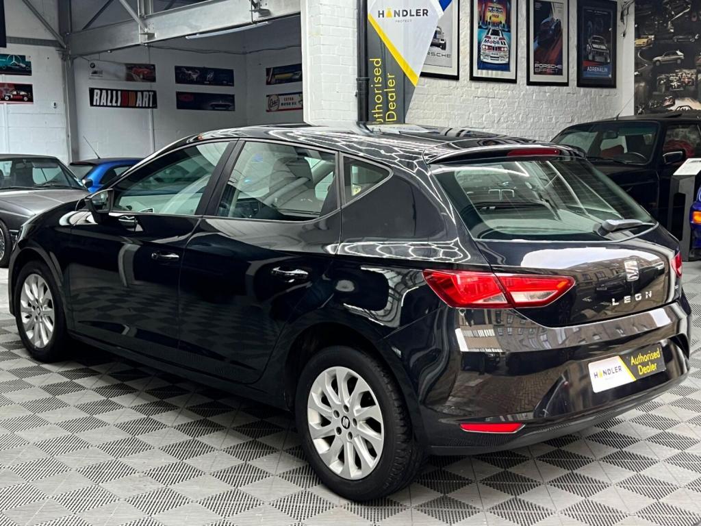 SEAT LEON