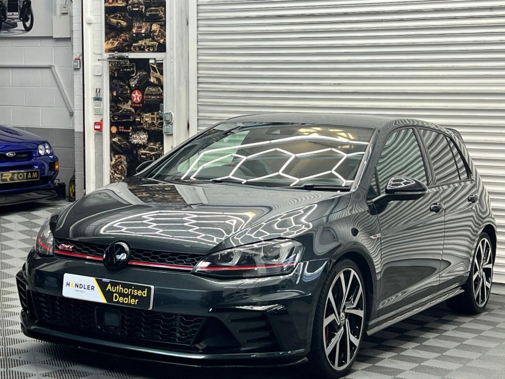 View VOLKSWAGEN GOLF GTI CLUBSPORT