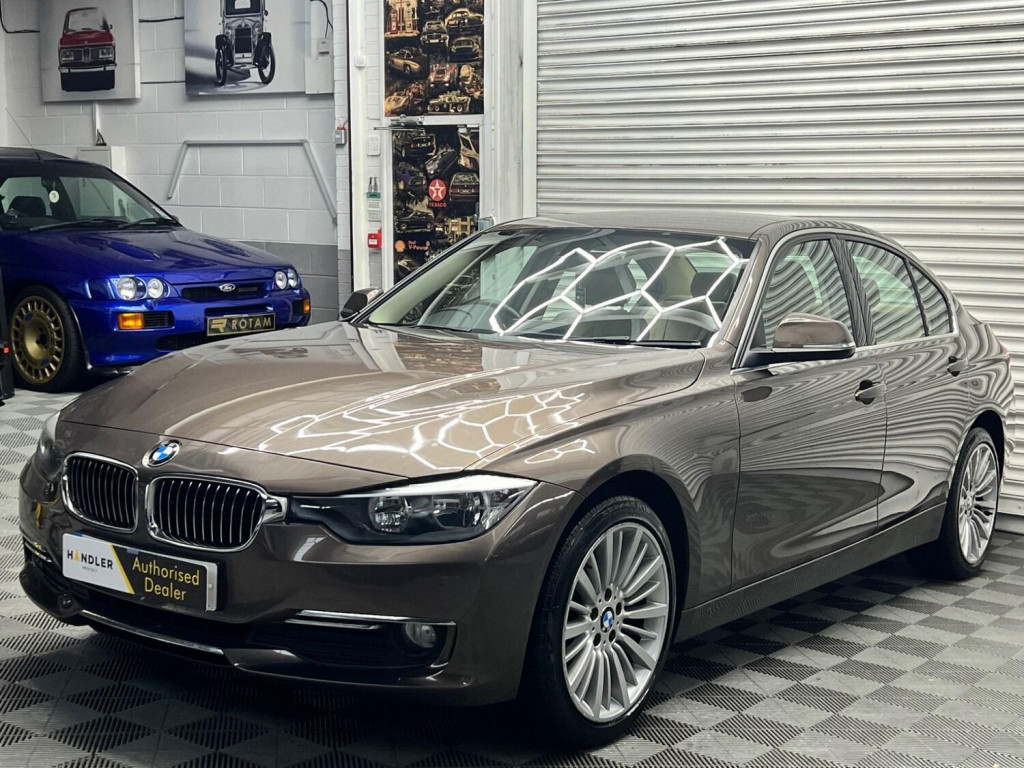 View BMW 3 SERIES 2.0 320d Luxury Euro 5 (s/s) 4dr