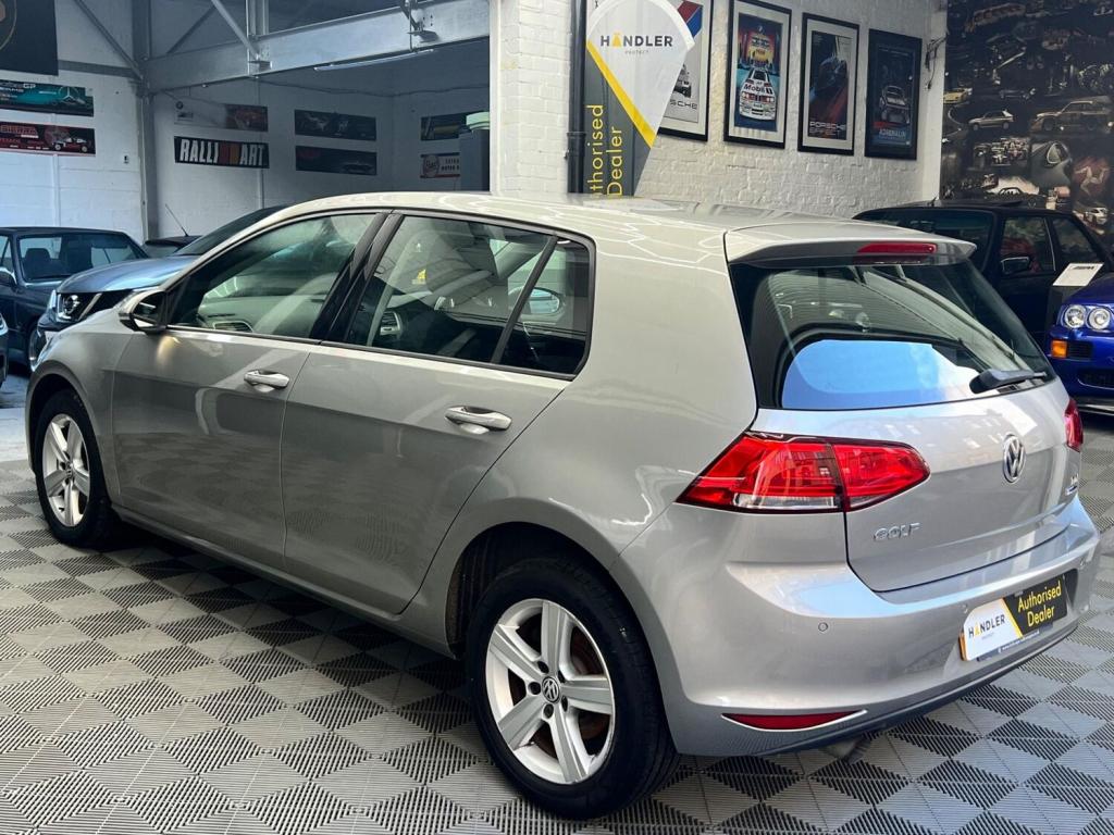VOLKSWAGEN GOLF