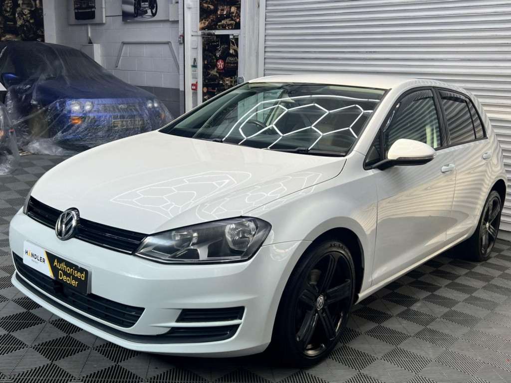 View VOLKSWAGEN GOLF 1.6 TDI BlueMotion Tech SE Euro 5 (s/s) 5dr