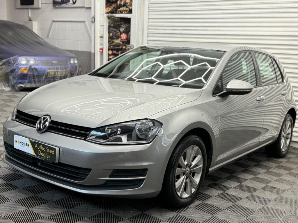 View VOLKSWAGEN GOLF 1.6 TDI BlueMotion Tech SE Euro 5 (s/s) 5dr
