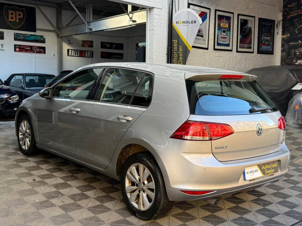 VOLKSWAGEN GOLF