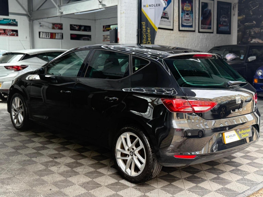 SEAT LEON