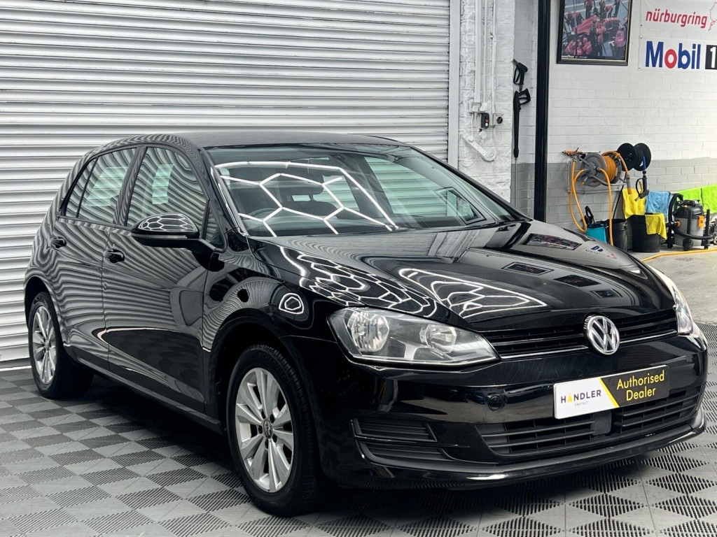 View VOLKSWAGEN GOLF 1.6 TDI BlueMotion Tech SE Euro 5 (s/s) 5dr