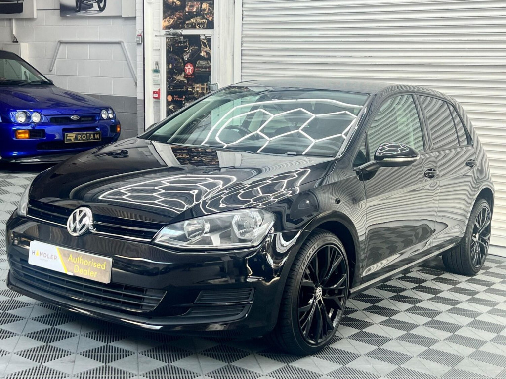 View VOLKSWAGEN GOLF 1.6 TDI BlueMotion Tech SE Euro 5 (s/s) 5dr