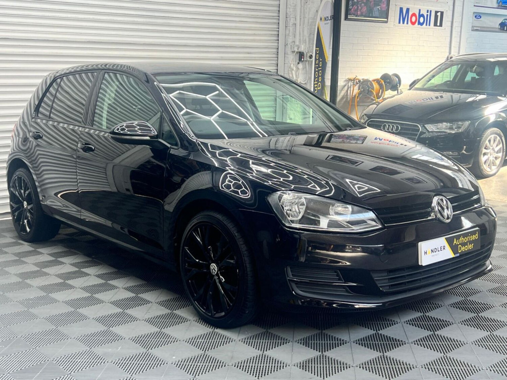 View VOLKSWAGEN GOLF 1.6 TDI BlueMotion Tech SE Euro 5 (s/s) 5dr