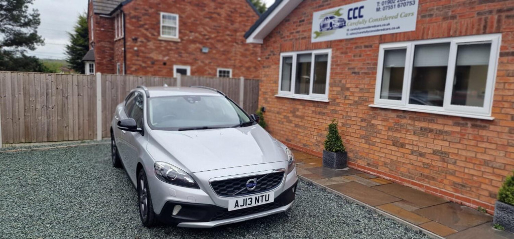 VOLVO V40 CROSS COUNTRY 2.0 D4 Lux Nav
