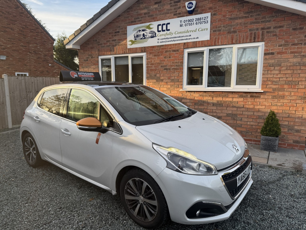 PEUGEOT 208 1.2 PureTech Roland Garros