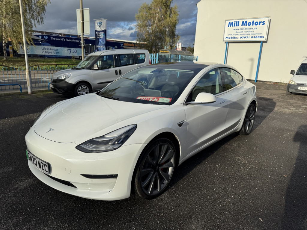 TESLA MODEL 3