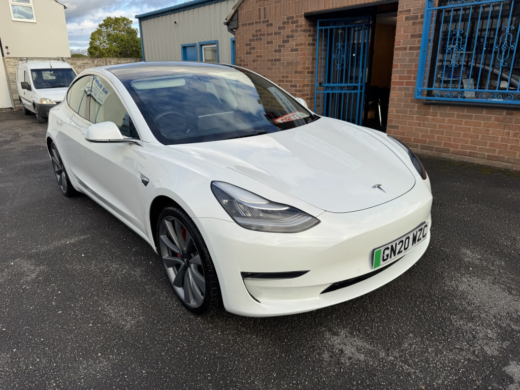 TESLA MODEL 3