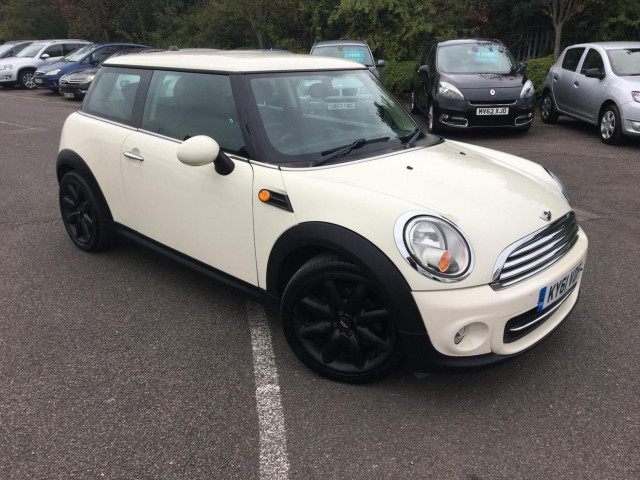 MINI HATCH