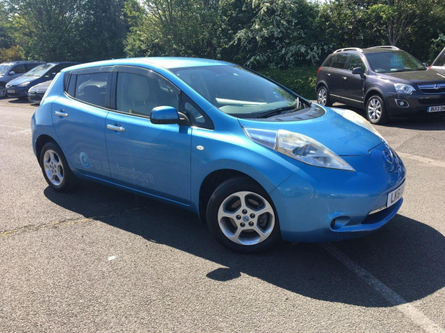 NISSAN LEAF