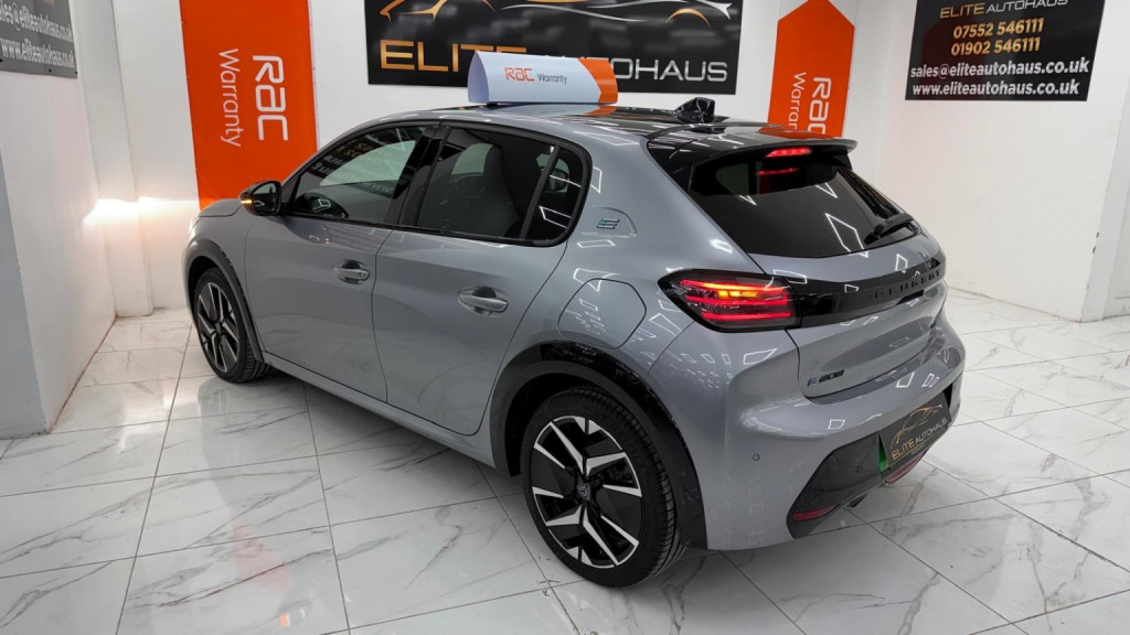 PEUGEOT E-208