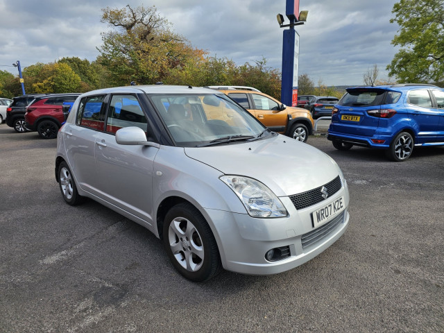 SUZUKI SWIFT