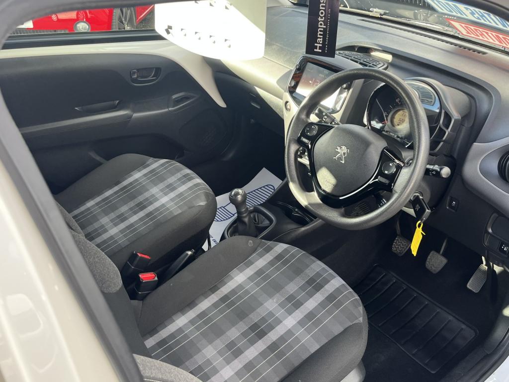 View PEUGEOT 108 1.0 Active
