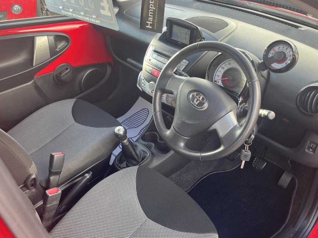 View TOYOTA AYGO 1.0 VVT-i Move