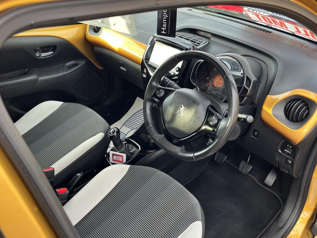 View PEUGEOT 108 1.0 Collection