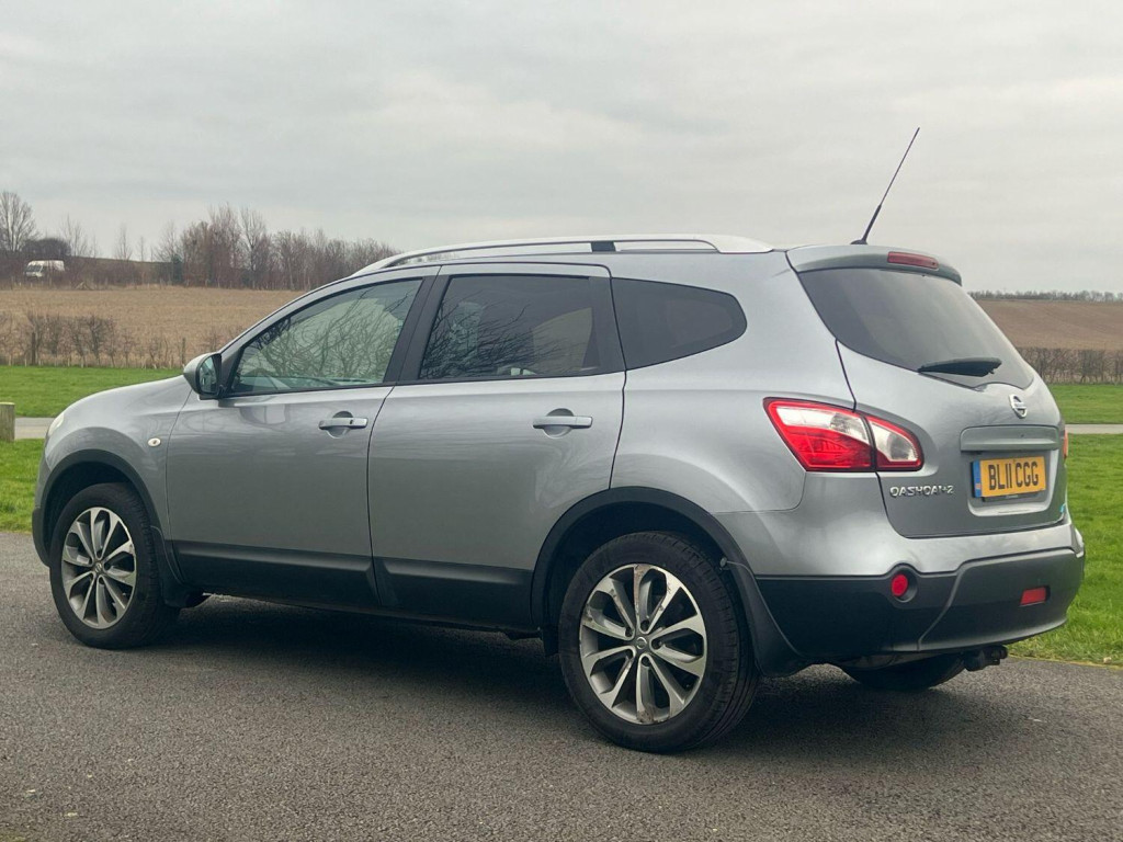 NISSAN QASHQAI+2