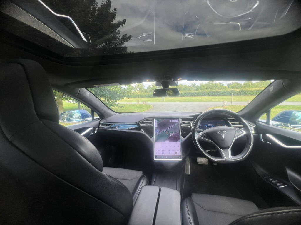 TESLA MODEL S