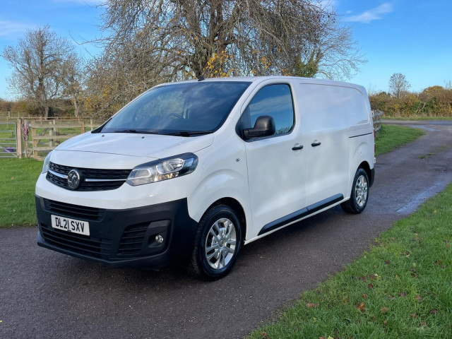 VAUXHALL VIVARO