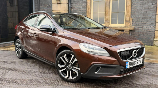 VOLVO V40 CROSS COUNTRY