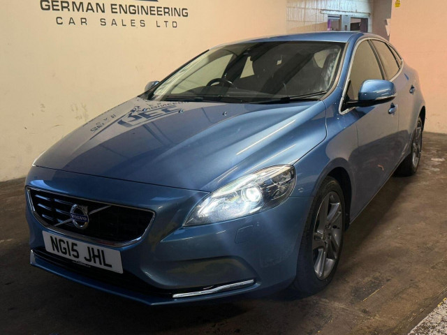 VOLVO V40
